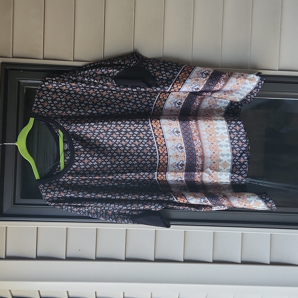 Beautiful Unique Bobeau Flowy Tunic